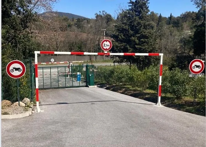 Les Restanques Bruyeres 2001 Proche Piscine شقة